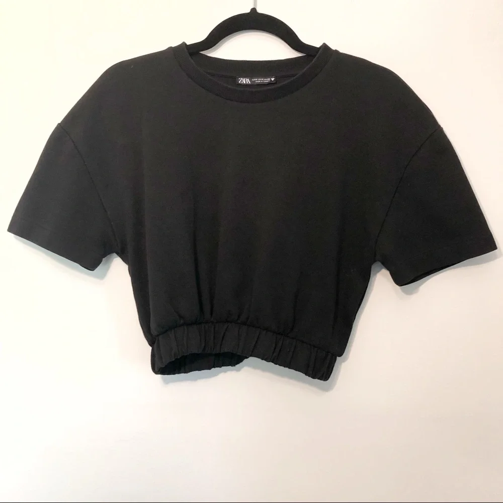 ZARA Cropped Sweatshirt - Picture 2 of 4